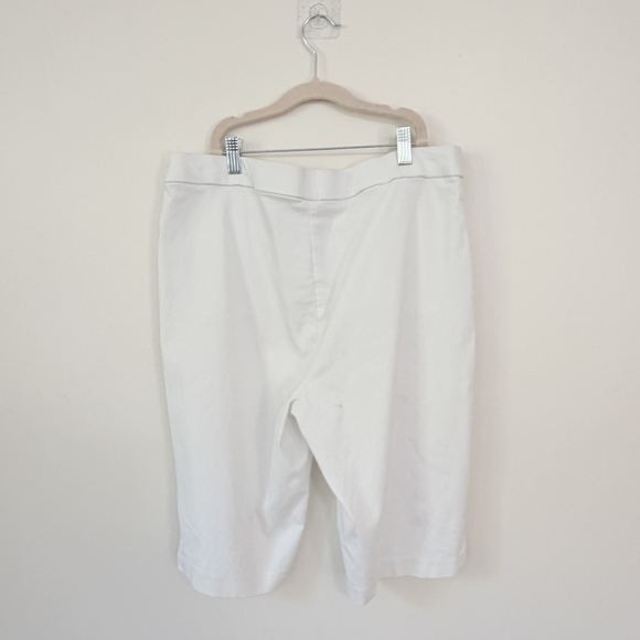 Alfred Dunner White Bermuda shorts pullover high rise shorts - Picture 5 of 6